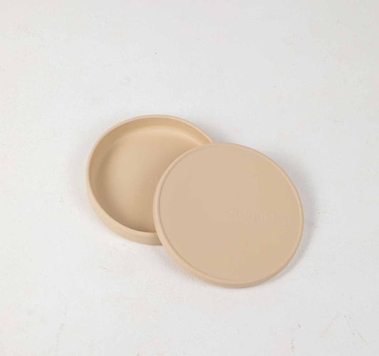450ml non-slip, silicone dog food bowl with a secure, leak and smell-proof lid in beige.