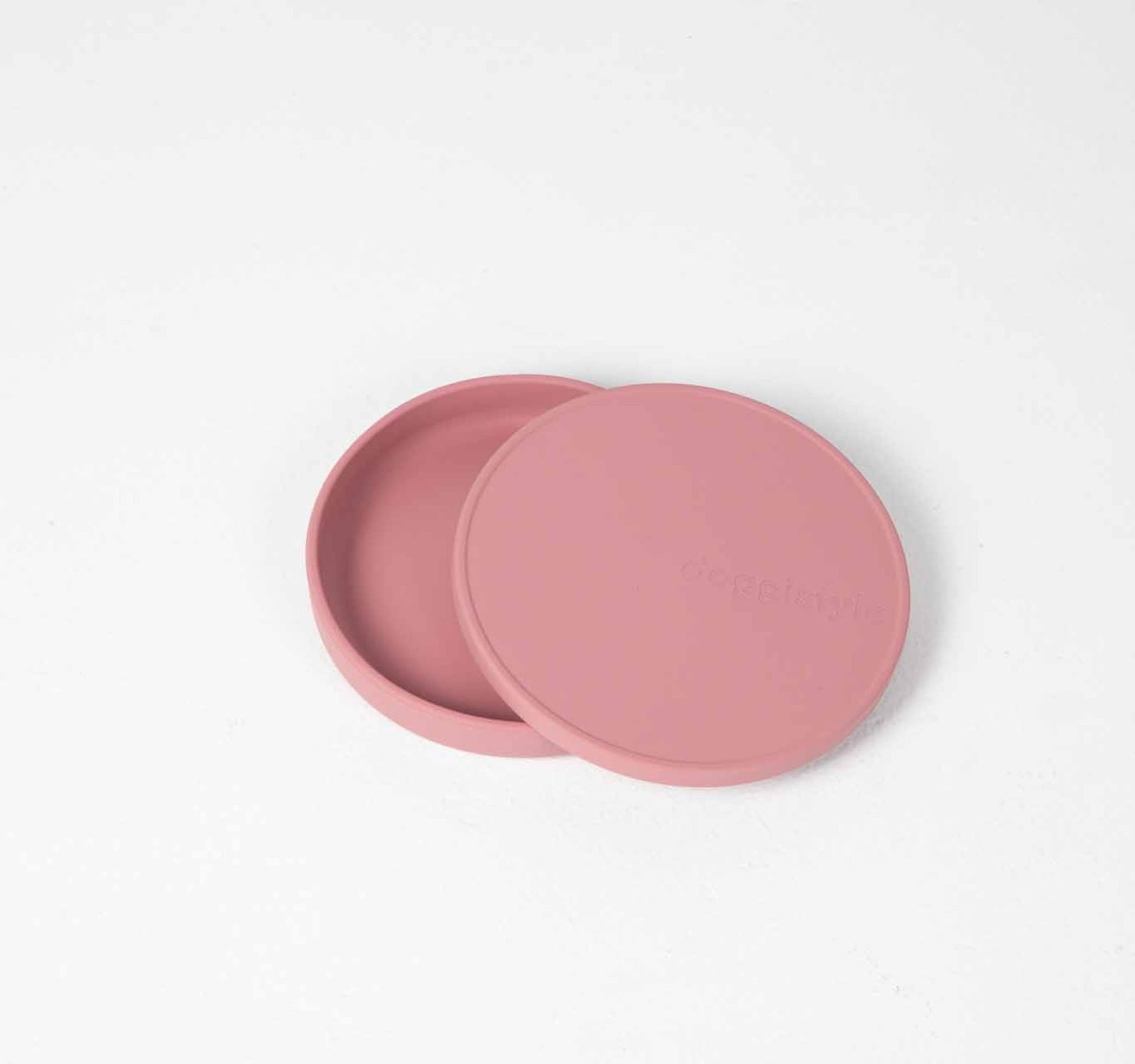 450ml non-slip, silicone dog food bowl with a secure, leak and smell-proof lid in pink.